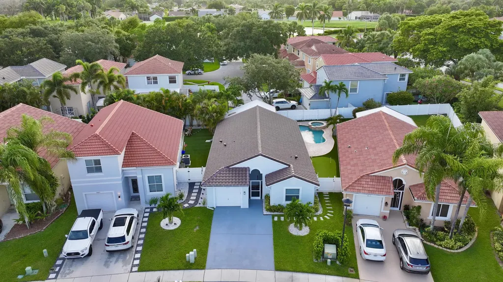 6883 Desert Inn Terrace Lake Worth FL 33463