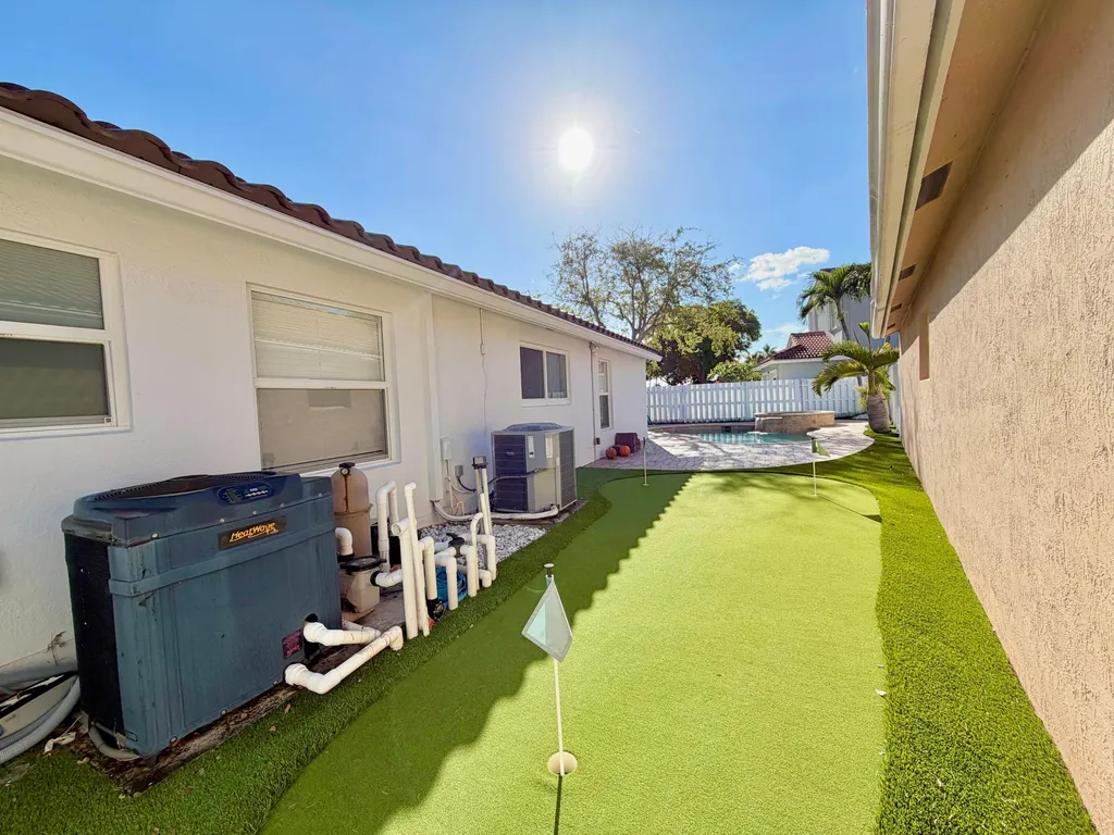 6883 Desert Inn Terrace Lake Worth FL 33463