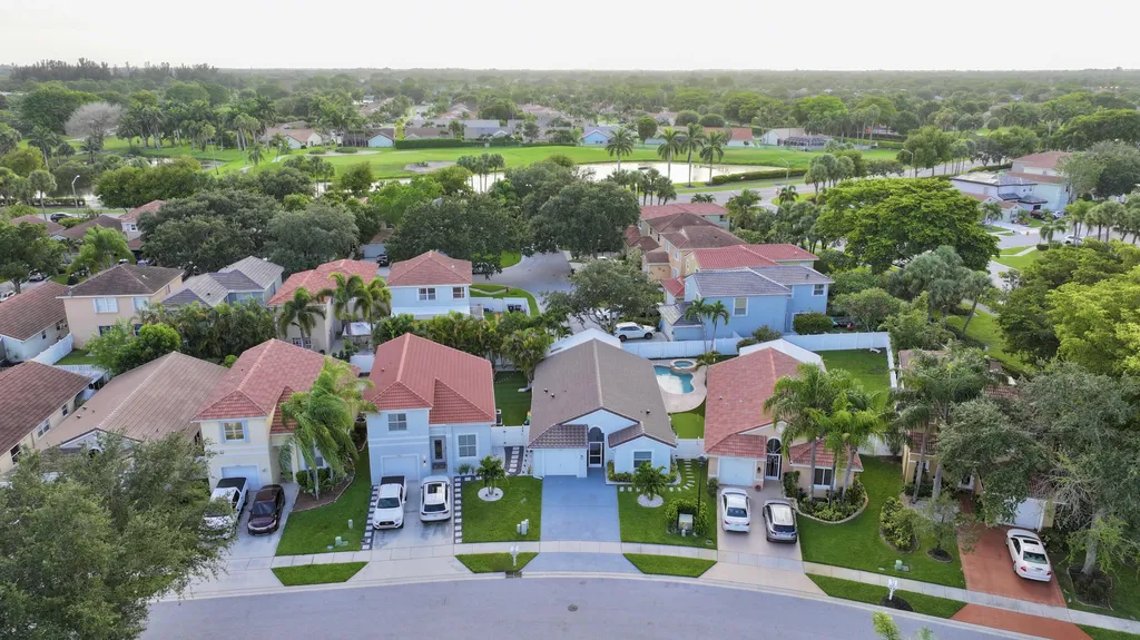 6883 Desert Inn Terrace Lake Worth FL 33463