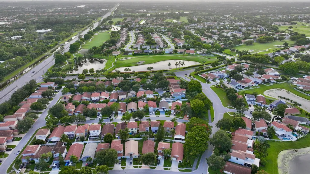 6883 Desert Inn Terrace Lake Worth FL 33463