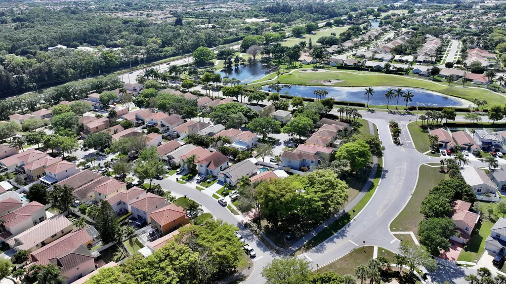 6883 Desert Inn Terrace Lake Worth FL 33463