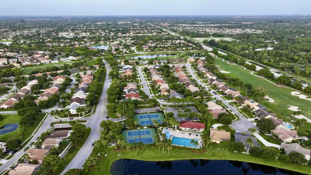 6883 Desert Inn Terrace Lake Worth FL 33463