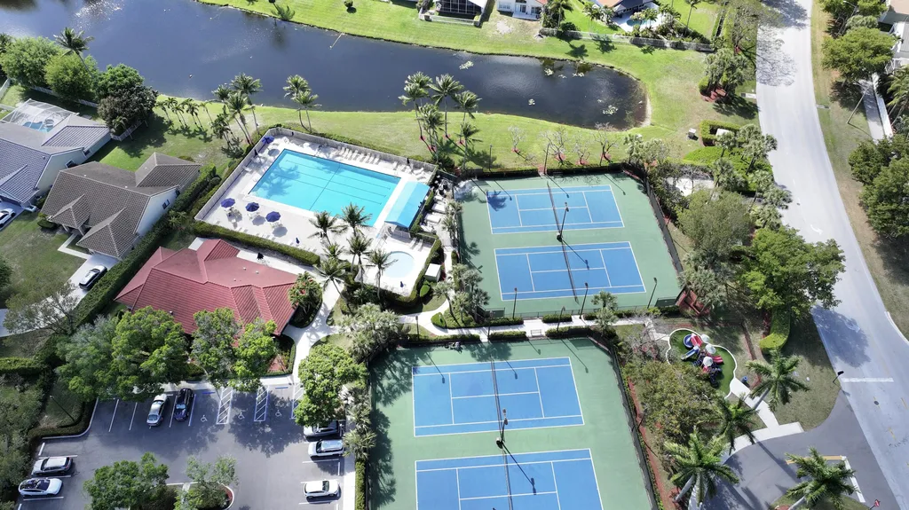 6883 Desert Inn Terrace Lake Worth FL 33463