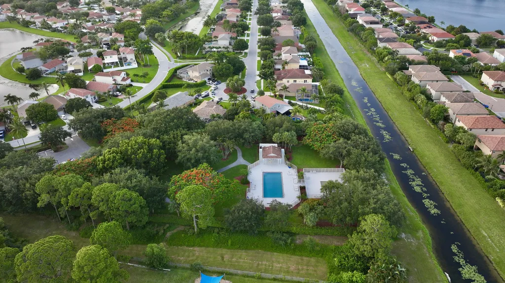 6883 Desert Inn Terrace Lake Worth FL 33463