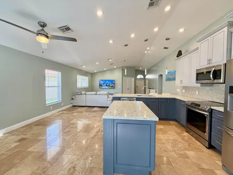 6883 Desert Inn Terrace Lake Worth FL 33463