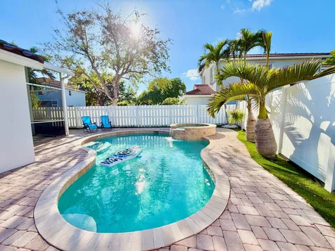 6883 Desert Inn Terrace Lake Worth FL 33463