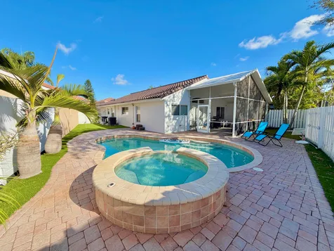 6883 Desert Inn Terrace Lake Worth FL 33463