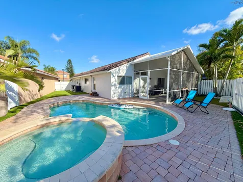 6883 Desert Inn Terrace Lake Worth FL 33463