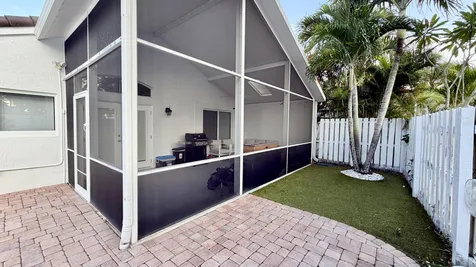 6883 Desert Inn Terrace Lake Worth FL 33463