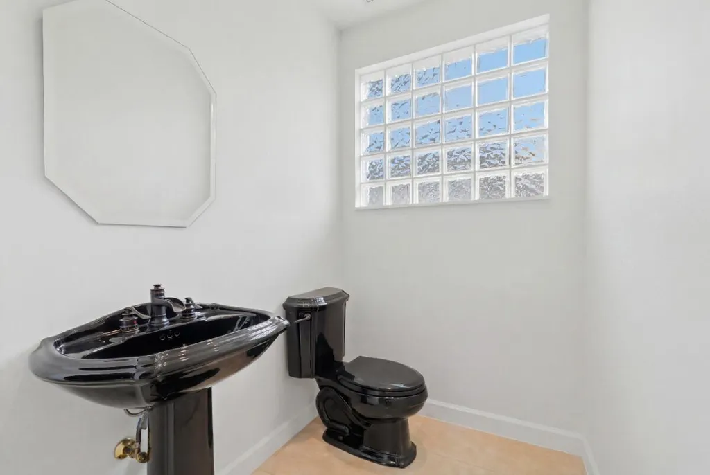 1716 NW 124th Way Coral Springs FL 33071