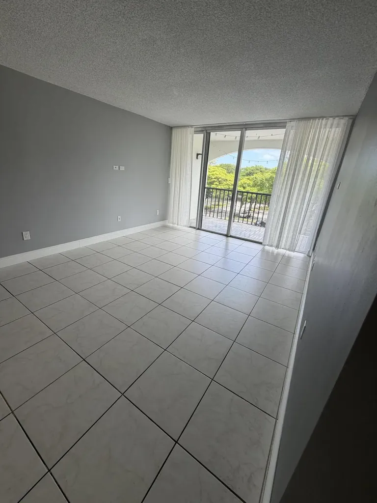 2160 SW 16th Avenue SW Miami FL 33145