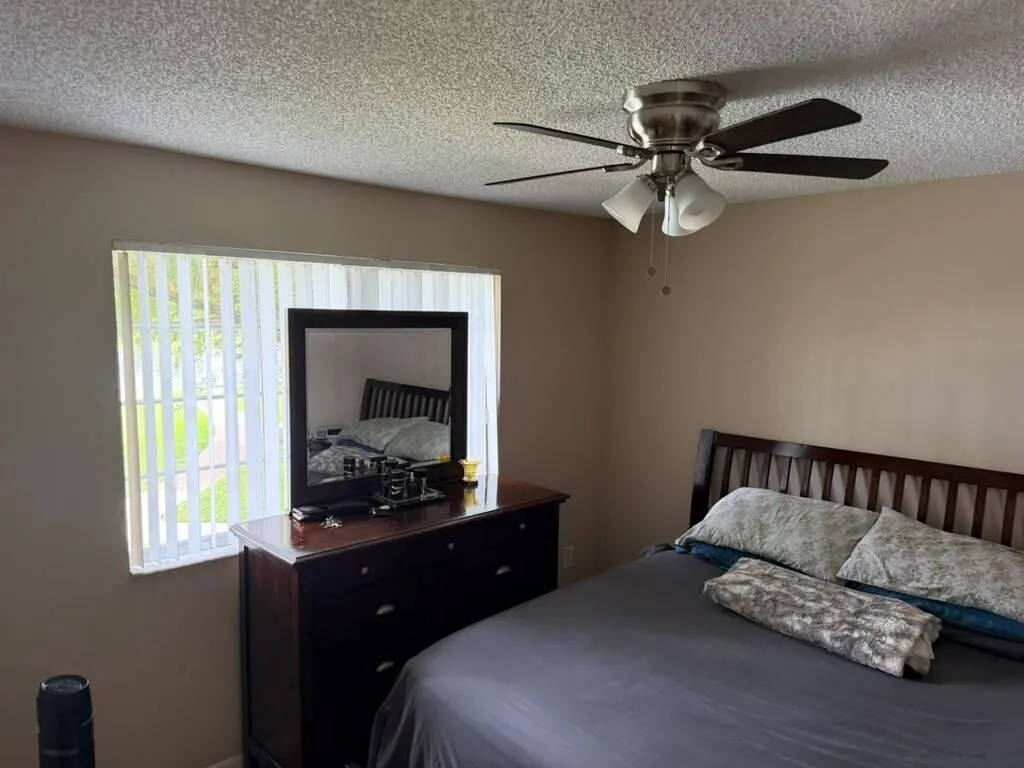 4163 N Haverhill Road West Palm Beach FL 33417