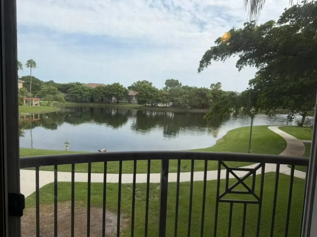 4163 N Haverhill Road West Palm Beach FL 33417