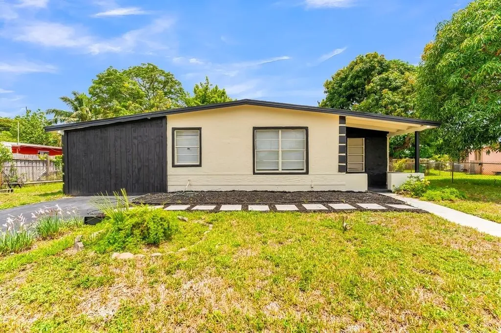 3411 NW 5th Court Lauderhill FL 33311