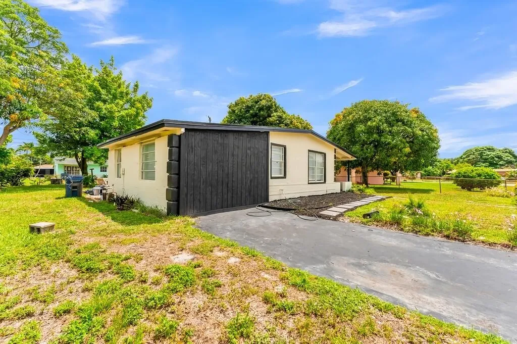 3411 NW 5th Court Lauderhill FL 33311