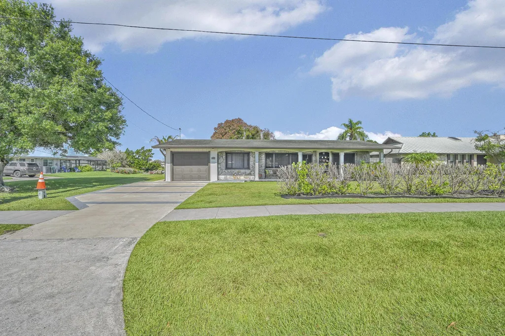 220 Riomar Drive Port St Lucie FL 34952