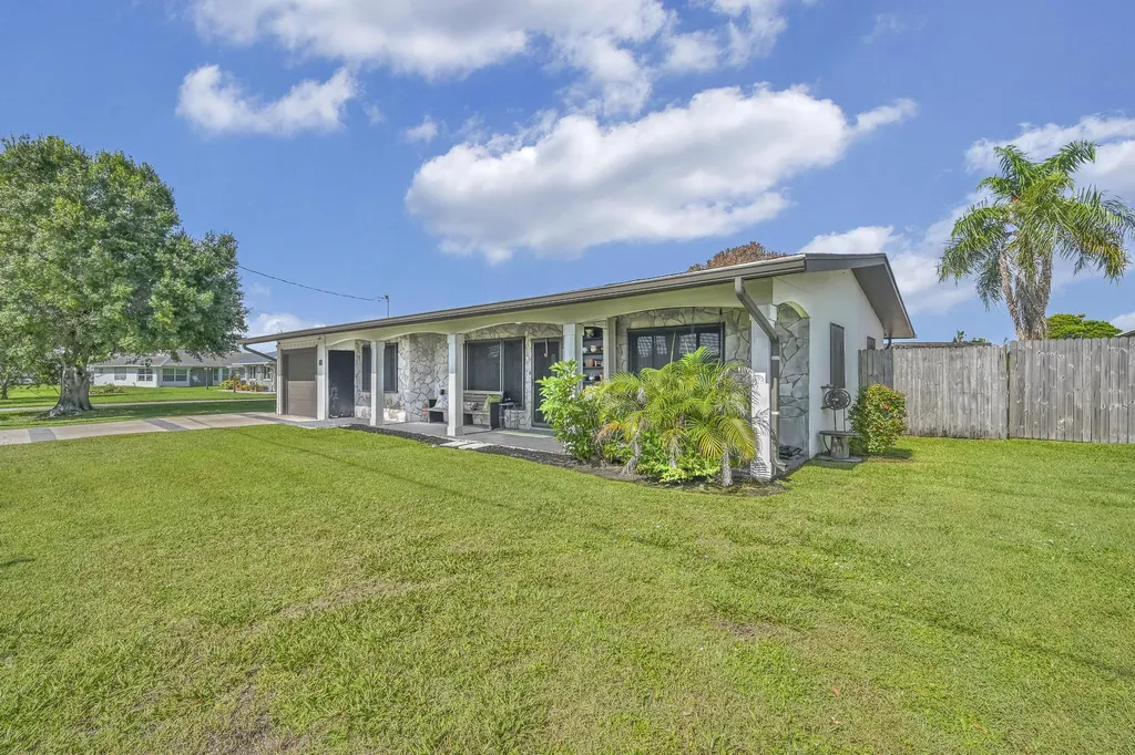 220 Riomar Drive Port St Lucie FL 34952