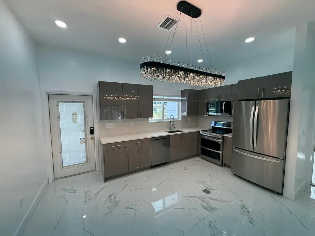 6319 Southgate Boulevard Margate FL 33068