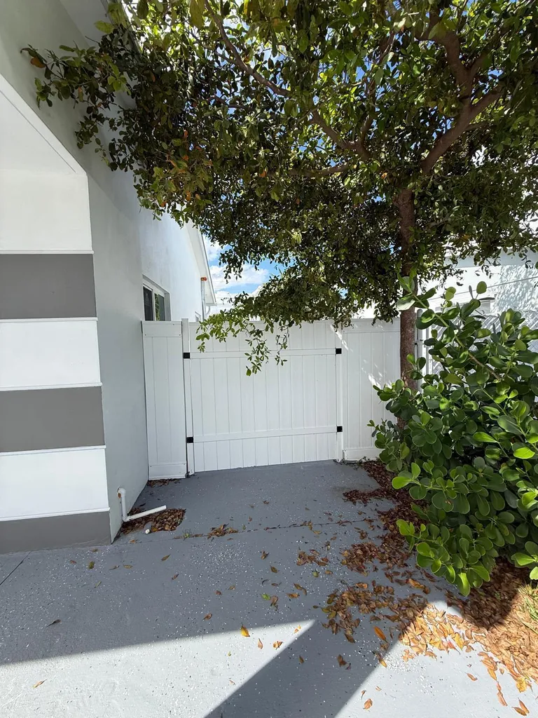 6319 Southgate Boulevard Margate FL 33068