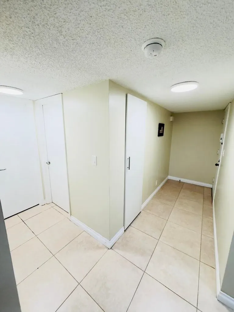 5545 N Lakewood Circle N Margate FL 33063