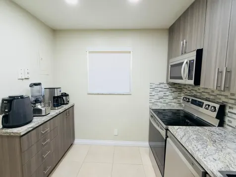 5545 N Lakewood Circle N Margate FL 33063
