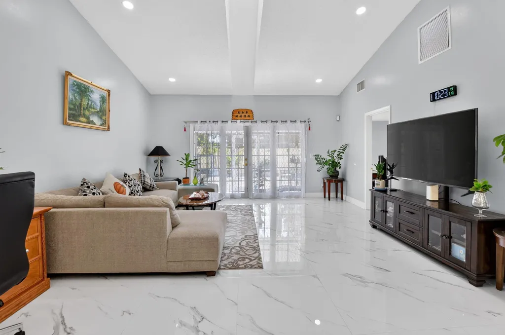 4460 NE 5th Avenue Boca Raton FL 33431
