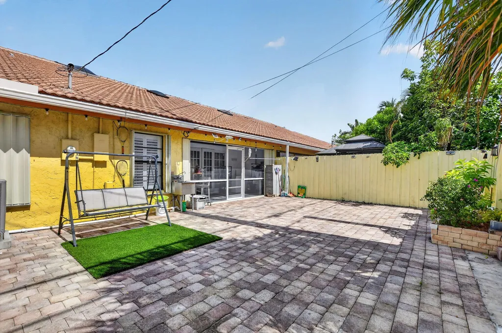 4460 NE 5th Avenue Boca Raton FL 33431
