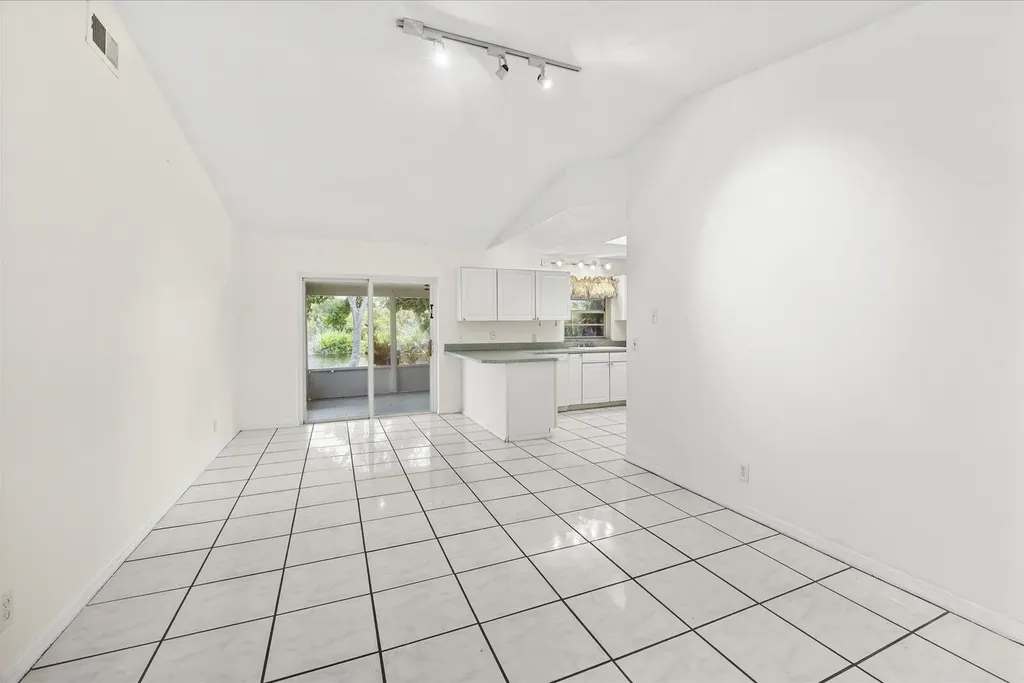 2550 SE Hemsing Street Port St Lucie FL 34984