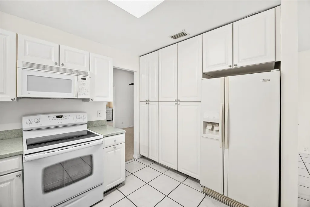 2550 SE Hemsing Street Port St Lucie FL 34984