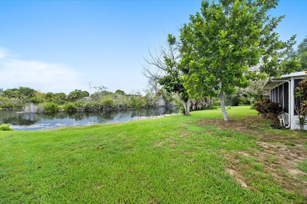 2550 SE Hemsing Street Port St Lucie FL 34984