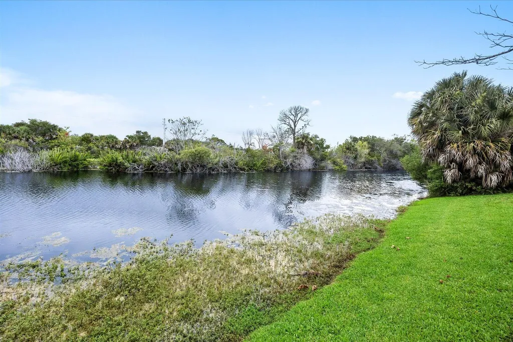 2550 SE Hemsing Street Port St Lucie FL 34984