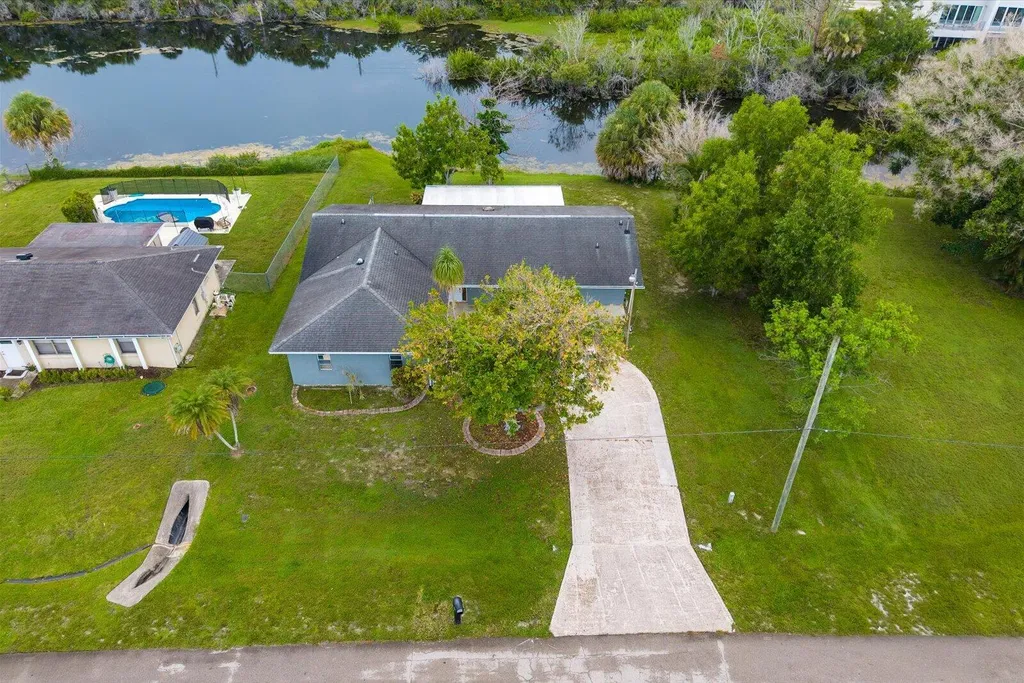 2550 SE Hemsing Street Port St Lucie FL 34984