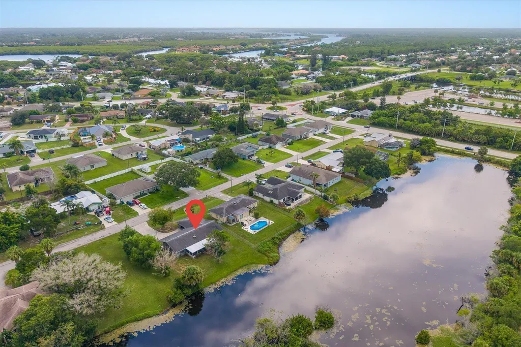 2550 SE Hemsing Street Port St Lucie FL 34984