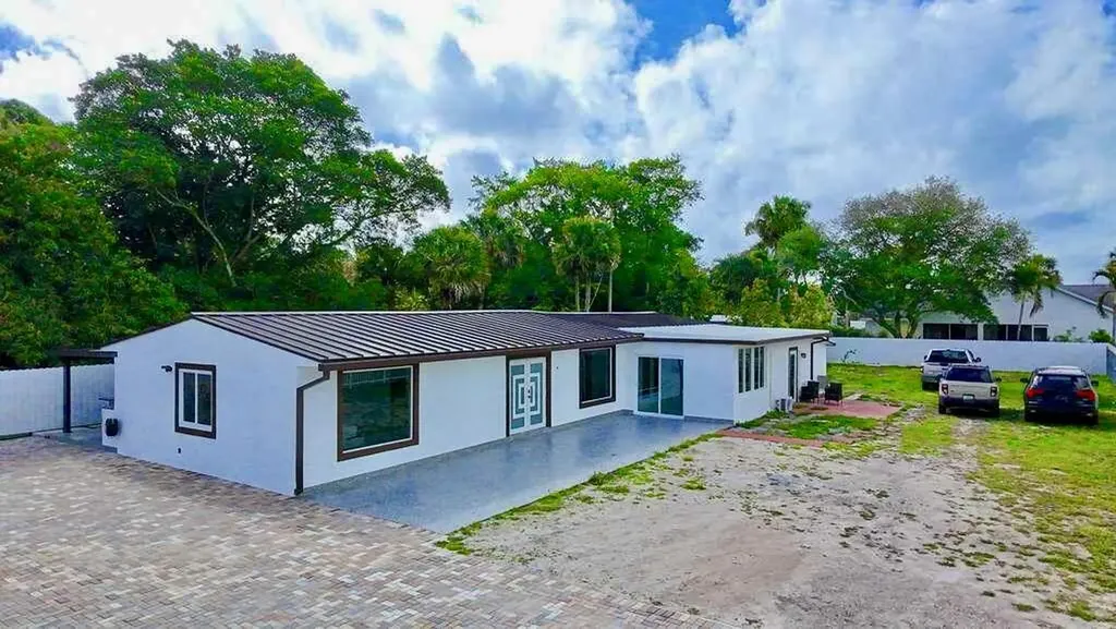 696 Arlington Drive West Palm Beach FL 33415