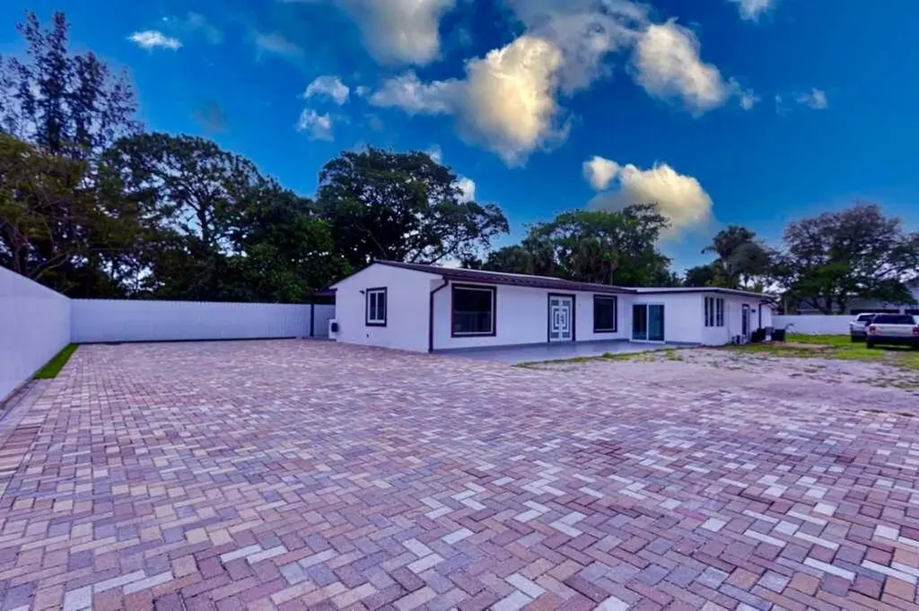 696 Arlington Drive West Palm Beach FL 33415