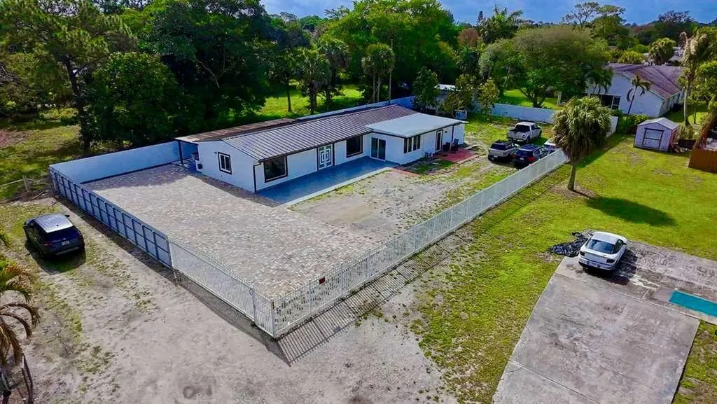 696 Arlington Drive West Palm Beach FL 33415