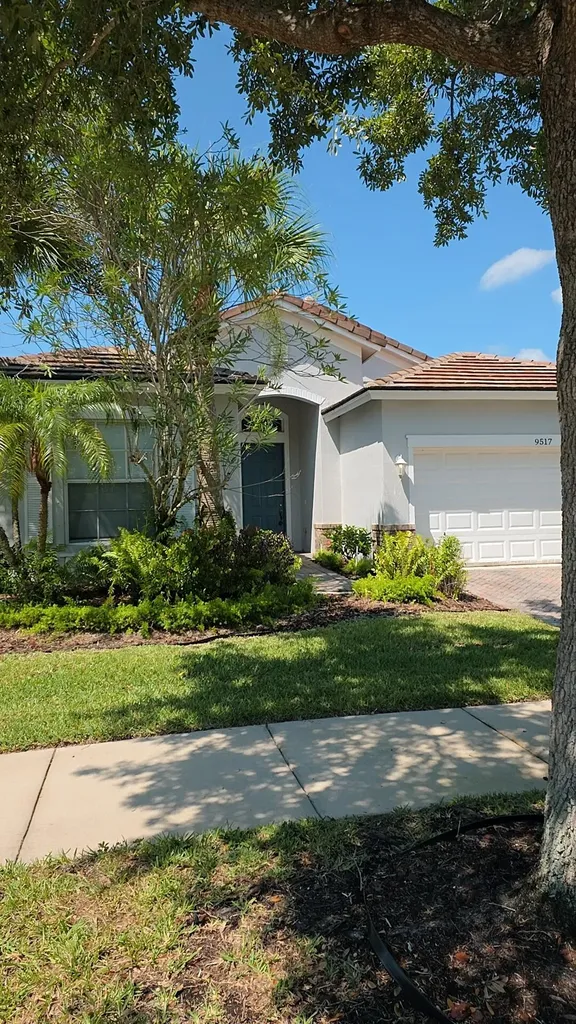 9517 SW Flowermound Circle Port St Lucie FL 34987