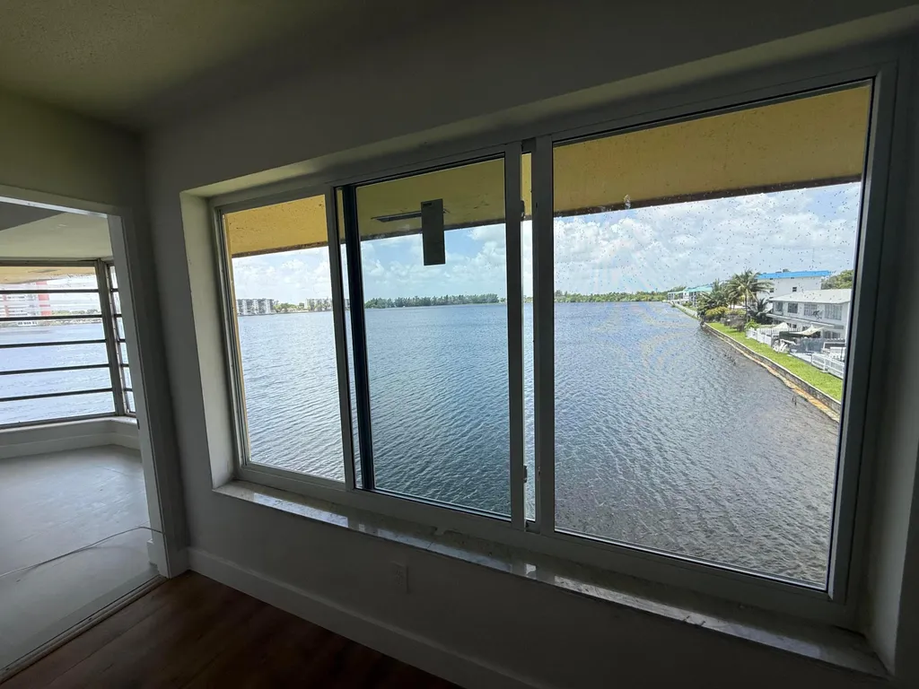1300 NE 191st Street Miami FL 33179