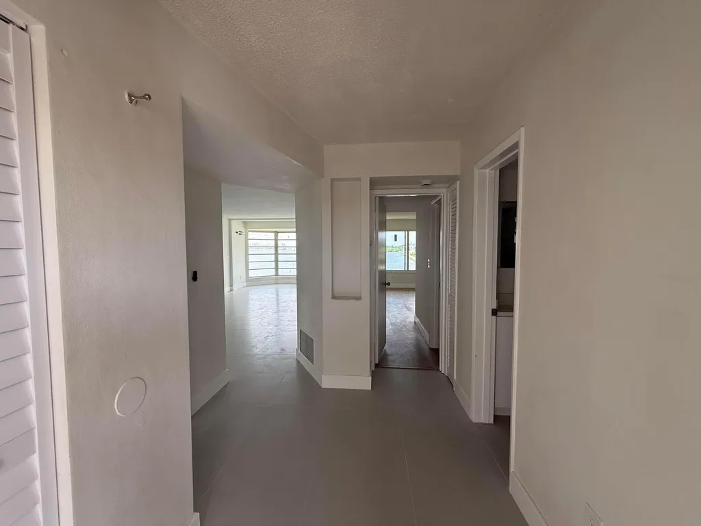 1300 NE 191st Street Miami FL 33179