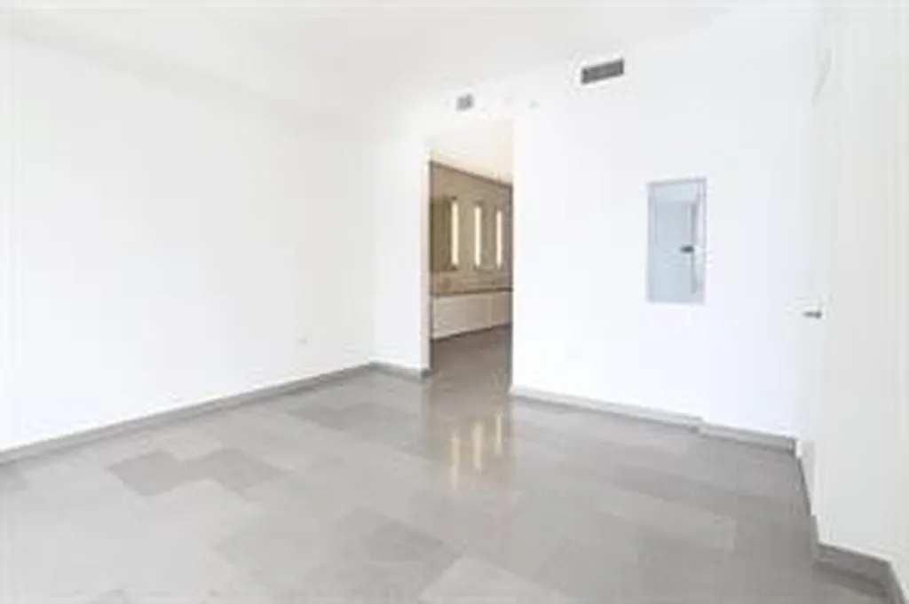 88 SW 7th Street Miami FL 33130
