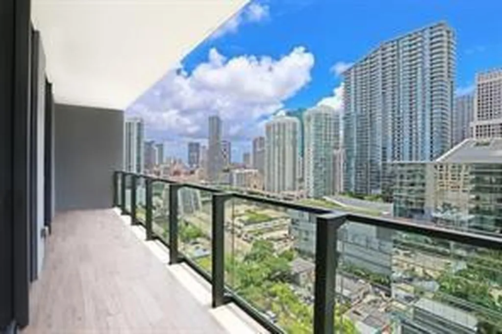 88 SW 7th Street Miami FL 33130