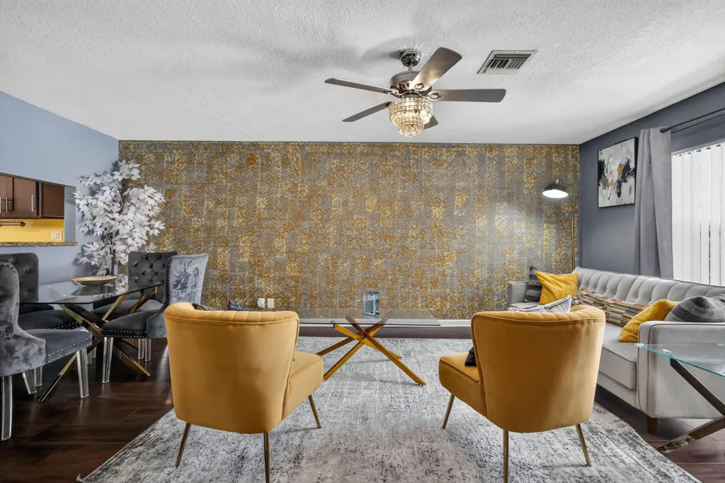 5639 Ithaca Circle E Lake Worth FL 33463