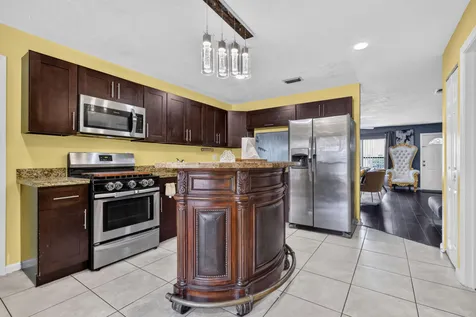 5639 Ithaca Circle E Lake Worth FL 33463