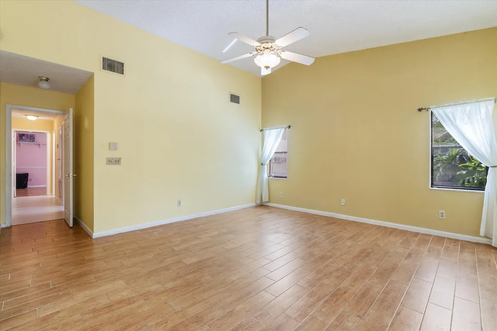 8660 NW 54th Street Coral Springs FL 33067