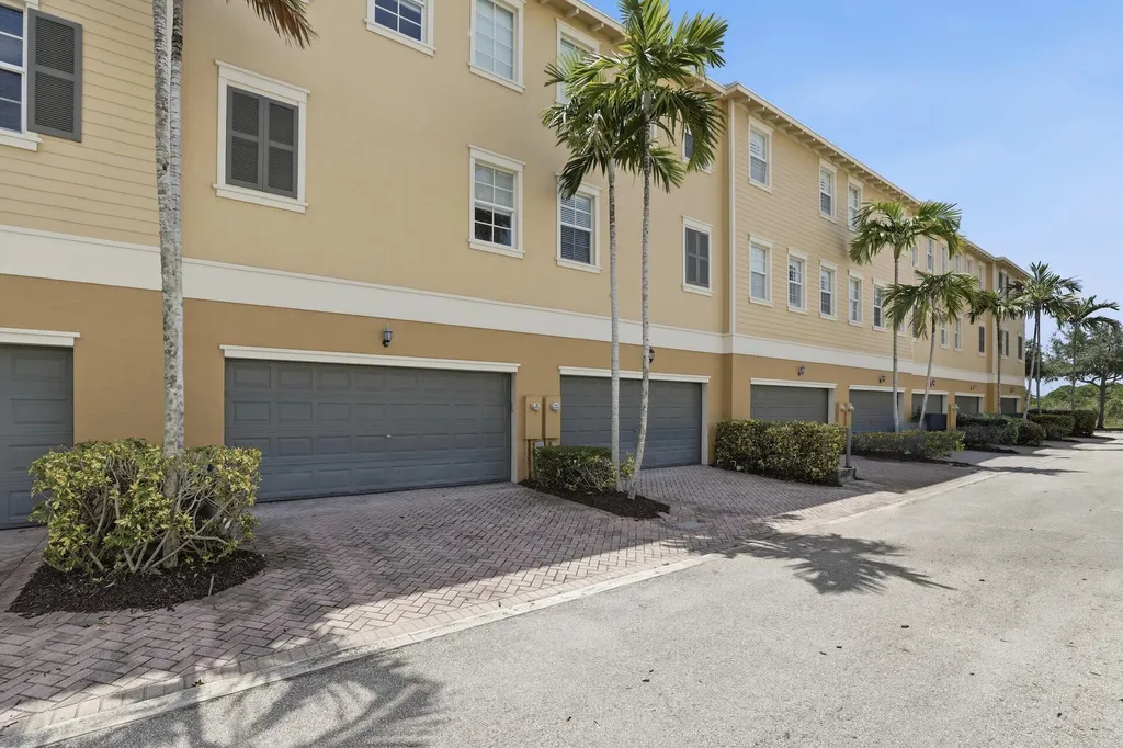 127 E Thatch Palm Circle Jupiter FL 33458