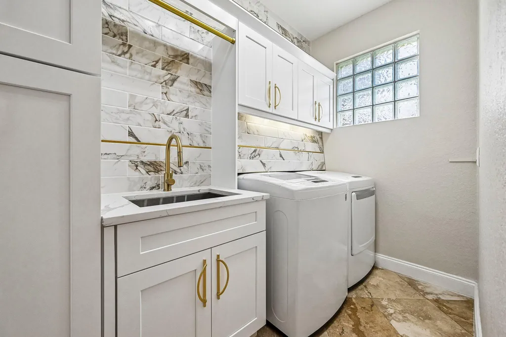 1121 Center Stone Lane Riviera Beach FL 33404