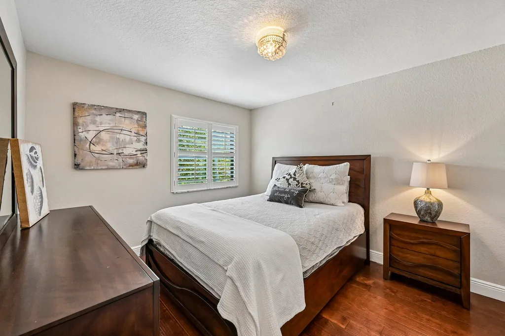 1121 Center Stone Lane Riviera Beach FL 33404
