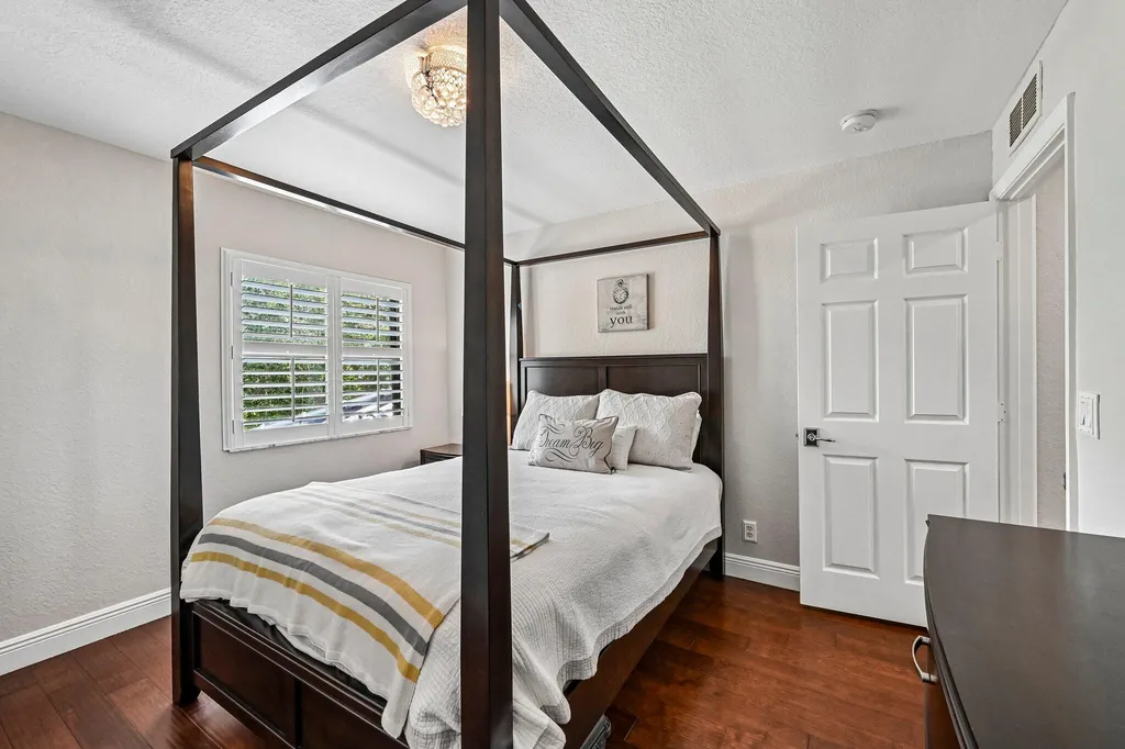 1121 Center Stone Lane Riviera Beach FL 33404