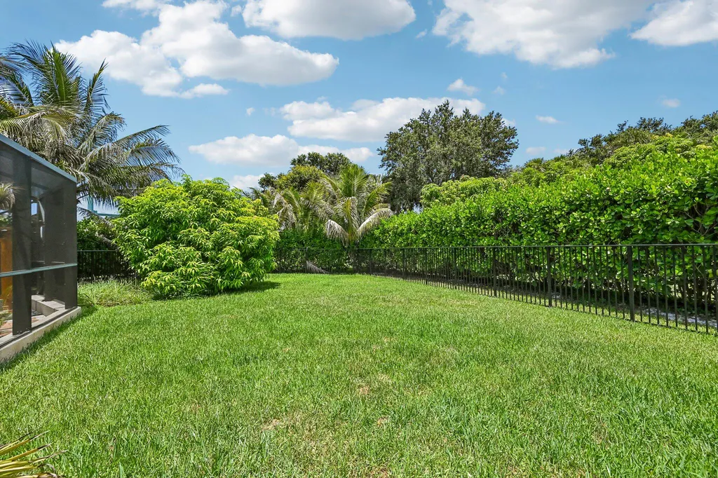 1121 Center Stone Lane Riviera Beach FL 33404