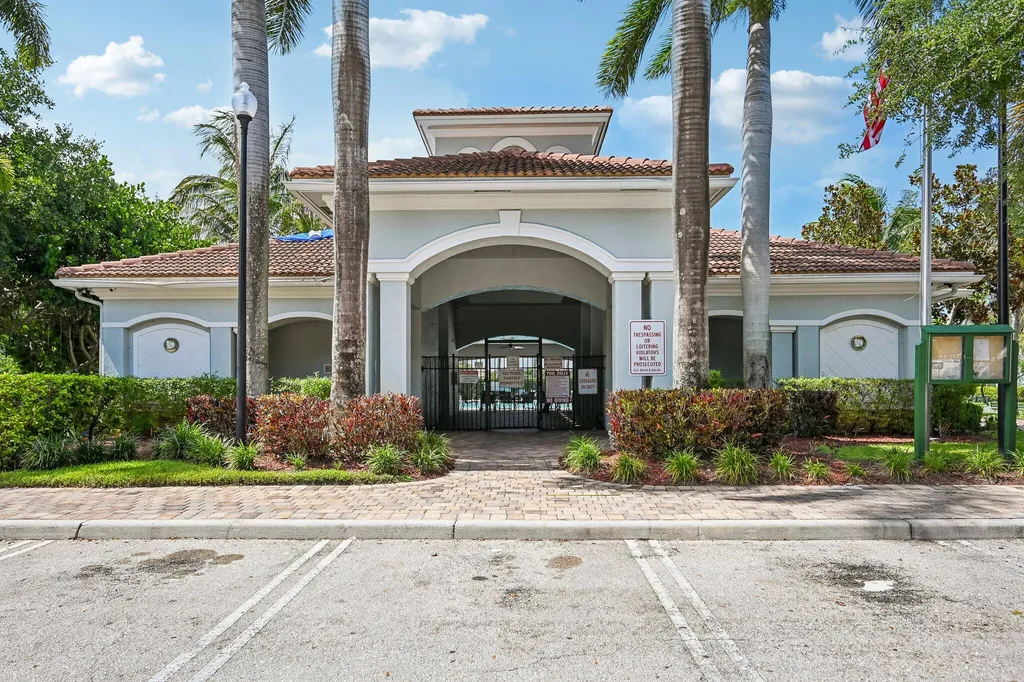 1121 Center Stone Lane Riviera Beach FL 33404
